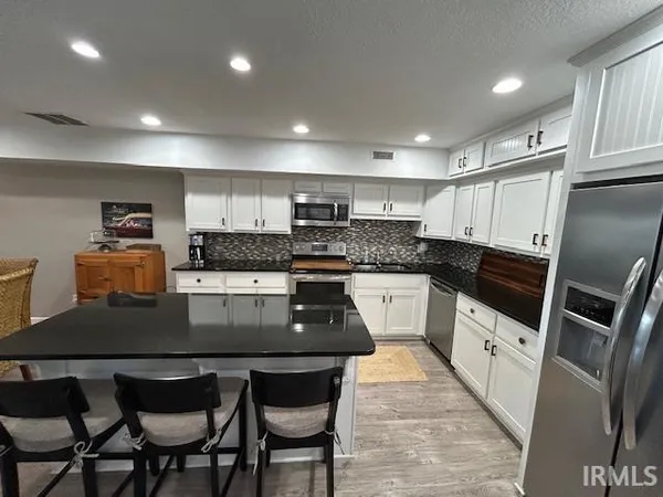 $559,900 | 12601 Pleasant Grove Road, Syracuse, IN 46567