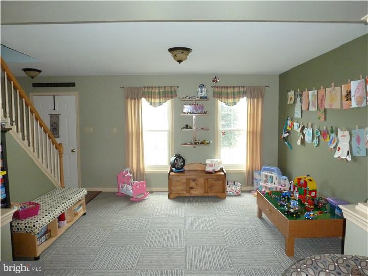 105 Iron Stone Road Nottingham, PA 19362 - Photo 3 of 25 Living Room