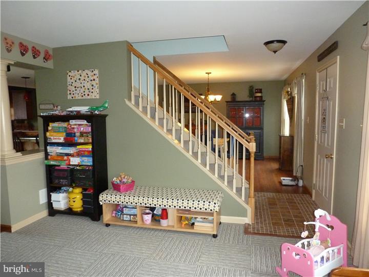 105 Iron Stone Road Nottingham, PA 19362 - Photo 4 of 25 Living Room