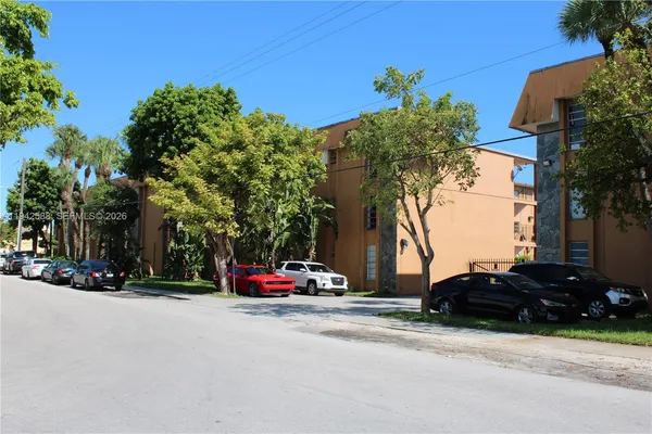 $1,700 | 1280 West 54th Street, Unit 308B, Hialeah, FL 33012