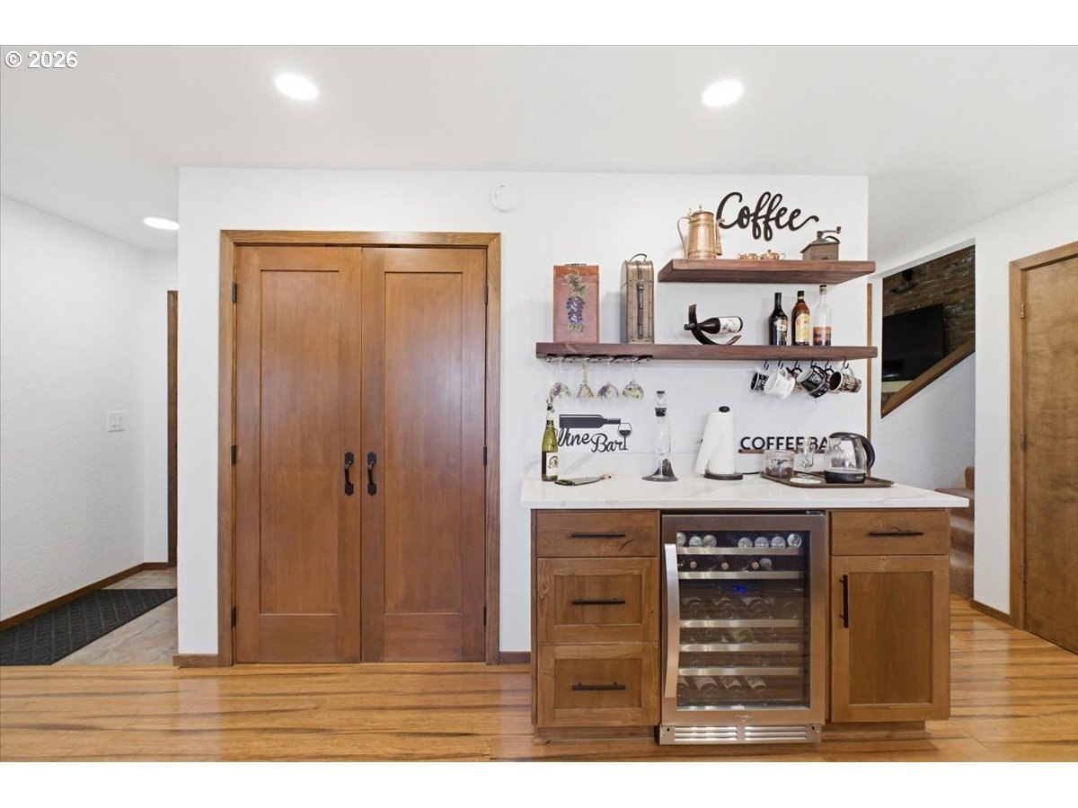 36909 Edgemont Drive Lebanon, OR 97355 - Photo 10 of 48