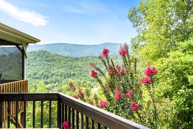 $499,000 | 371 Country Side Lane, Hayesville, NC 28904