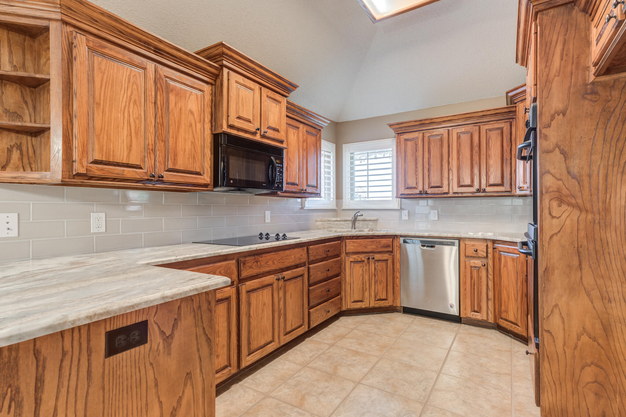 6013 100th Street Lubbock, TX 79424 - Photo 19 of 48 DSC03575_6_7_8_9