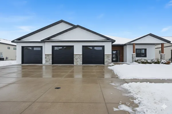 $709,000 | 109 Annie's Way, Mapleton, ND 58059