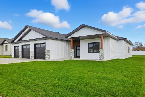 $709,000 | 109 Annie's Way, Mapleton, ND 58059