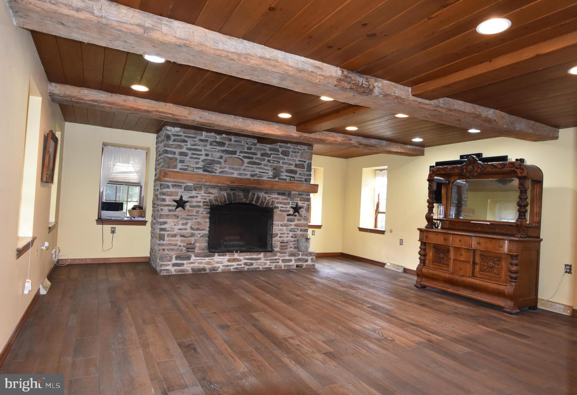 26 Church Road Richlandtown, PA 18955 - Photo 4 of 89 Living Room