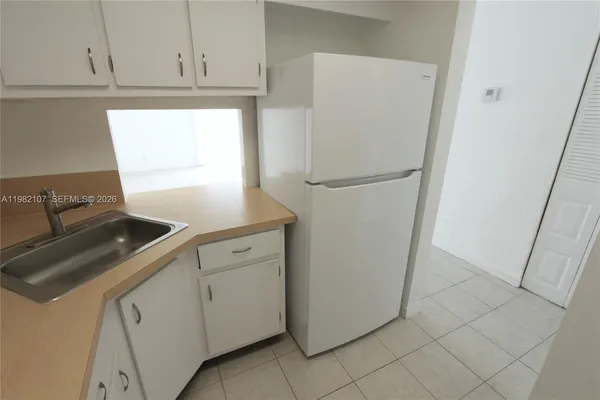 $1,725 | 4550 Northwest 9th Street, Unit 815E, Miami, FL 33126