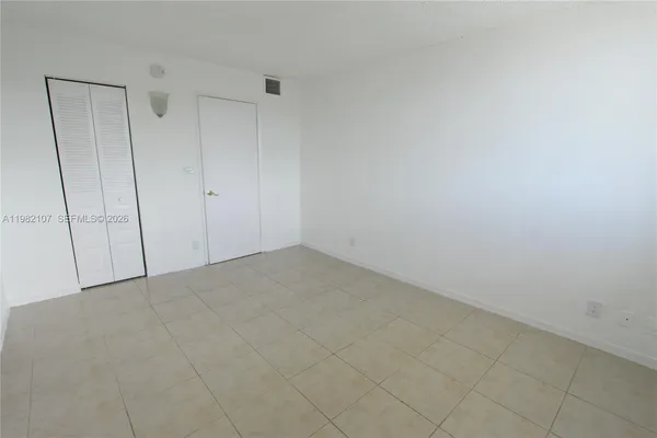 $1,725 | 4550 Northwest 9th Street, Unit 815E, Miami, FL 33126