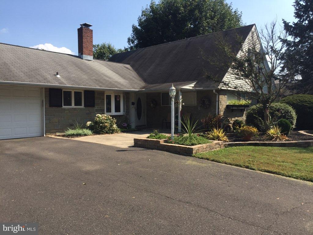 34 Red Berry Road Levittown, PA 19056 - Photo 2 of 37