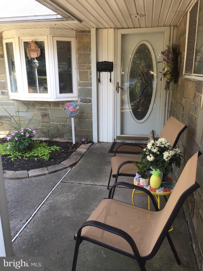 34 Red Berry Road Levittown, PA 19056 - Photo 3 of 37