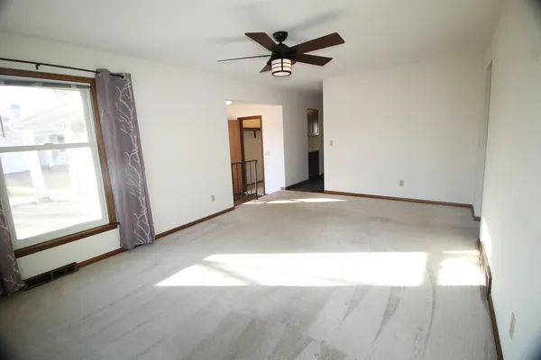 $239,500 | 451 31st Avenue, East Moline, IL 61244