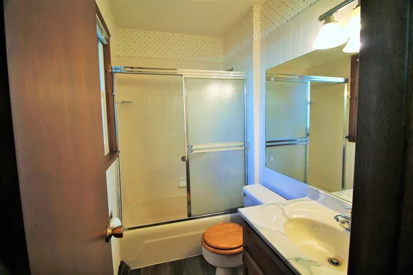 $239,500 | 451 31st Avenue, East Moline, IL 61244