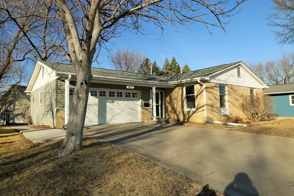 $239,500 | 451 31st Avenue, East Moline, IL 61244