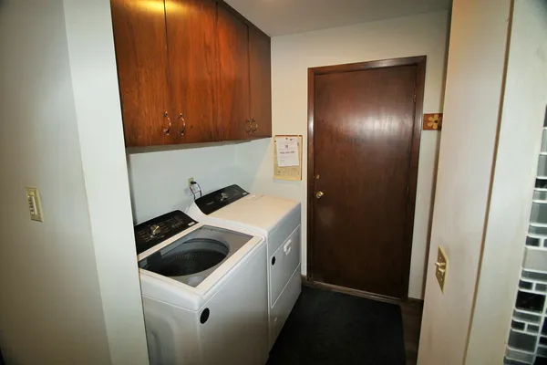 $239,500 | 451 31st Avenue, East Moline, IL 61244