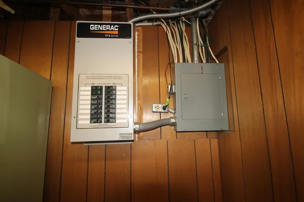 $239,500 | 451 31st Avenue, East Moline, IL 61244