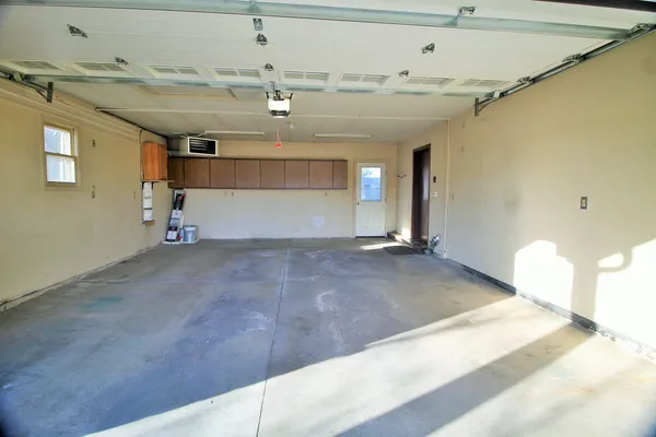 $239,500 | 451 31st Avenue, East Moline, IL 61244