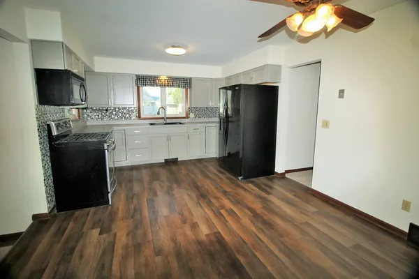 $239,500 | 451 31st Avenue, East Moline, IL 61244