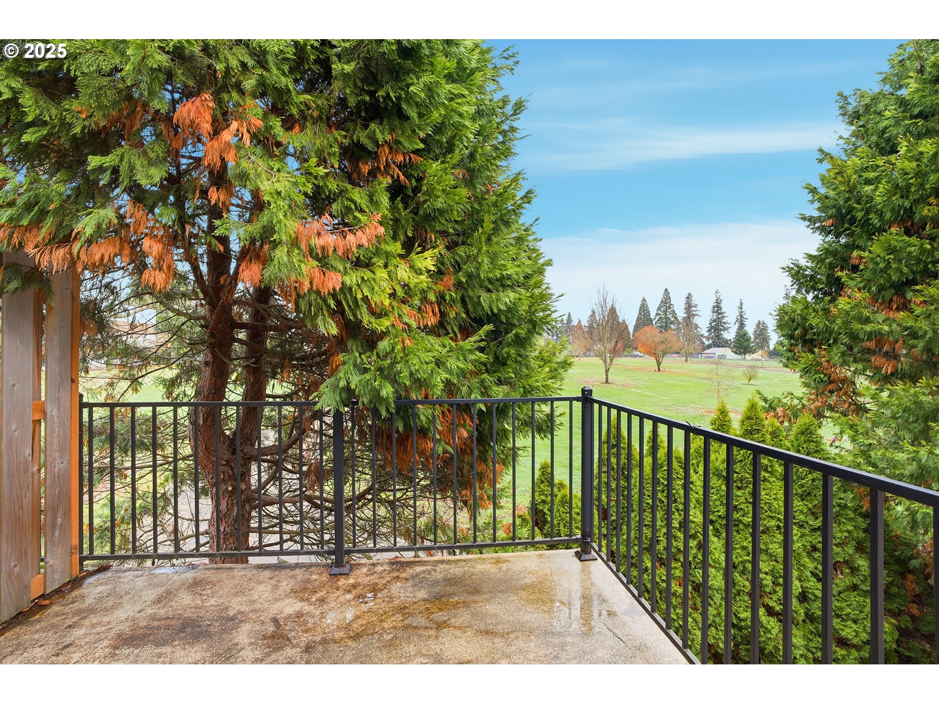 445 Harris Lane Oregon City, OR 97045 - Photo 27 of 29 a view of a wooden fence