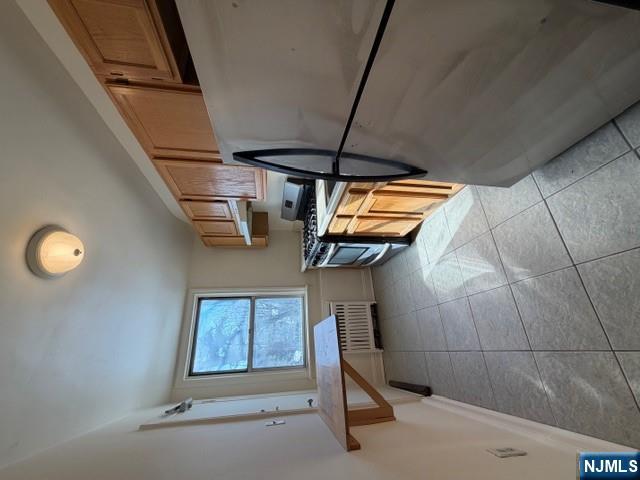 735 Elm Avenue, Unit 5F Teaneck, NJ 07666 - Photo 7 of 14