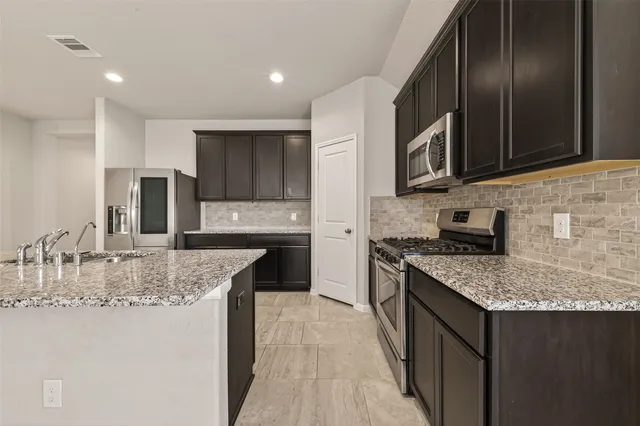 $2,400 | 12623 City Village Lane, Houston, TX 77047