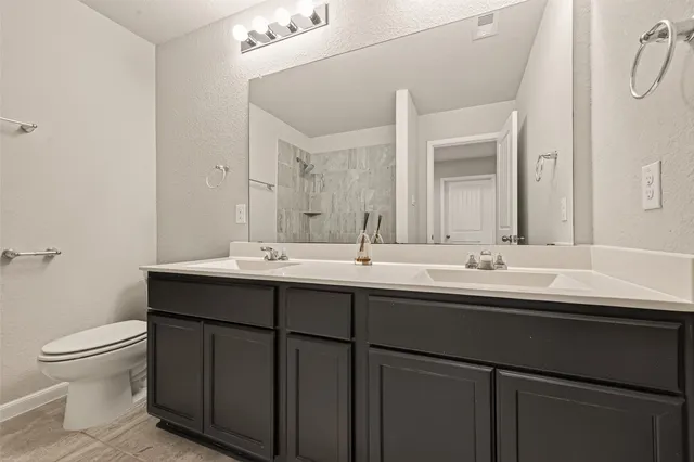 $2,400 | 12623 City Village Lane, Houston, TX 77047