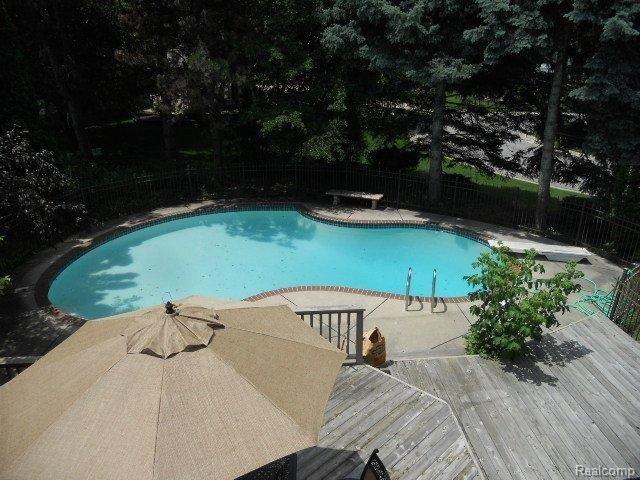 579 Sunlight Drive Rochester, MI 48309 - Photo 23 of 25 iug 035.jpg