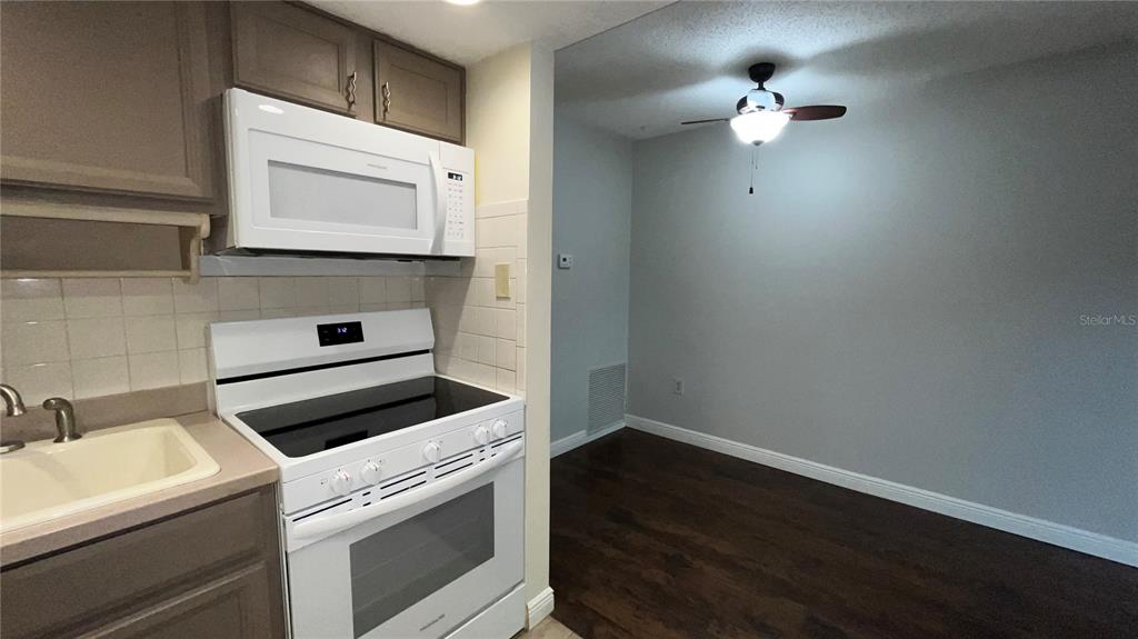 870 Virginia Street, Unit 111 Dunedin, FL 34698 - Photo 14 of 43