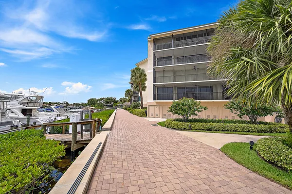 $850,000 | 16910 Bay Street, Unit E204, Jupiter, FL 33477