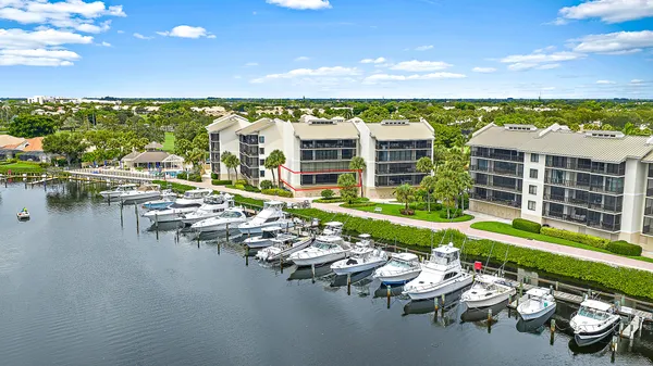 $850,000 | 16910 Bay Street, Unit E204, Jupiter, FL 33477