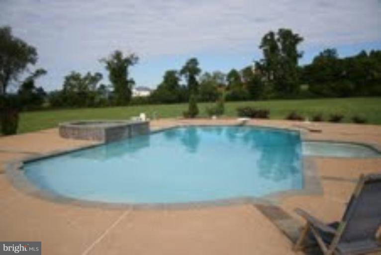 41019 Stumptown Road Waterford, VA 20197 - Photo 5 of 6 Swimming Pool