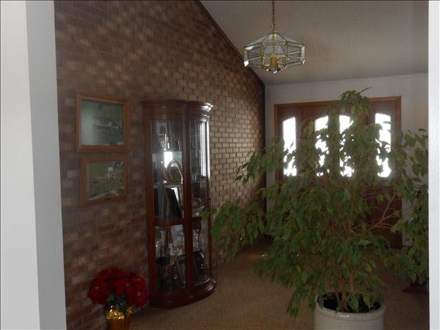 8699 US Turnpike Road Newport, MI 48166 - Photo 10 of 20 20346400-9.JPG