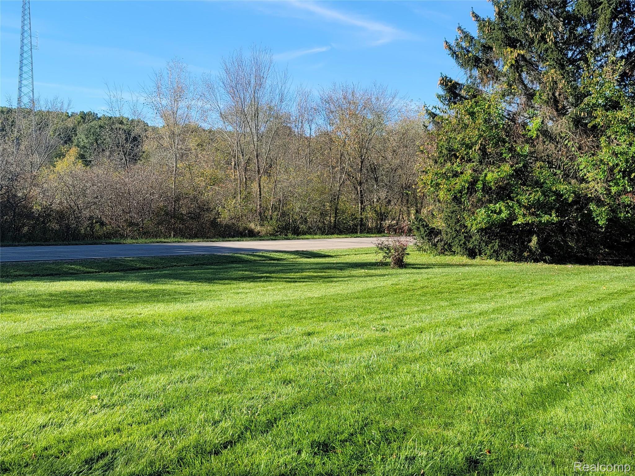 4451 Center Road Linden, MI 48451 - Photo 5 of 17 20211022_104135.jpg