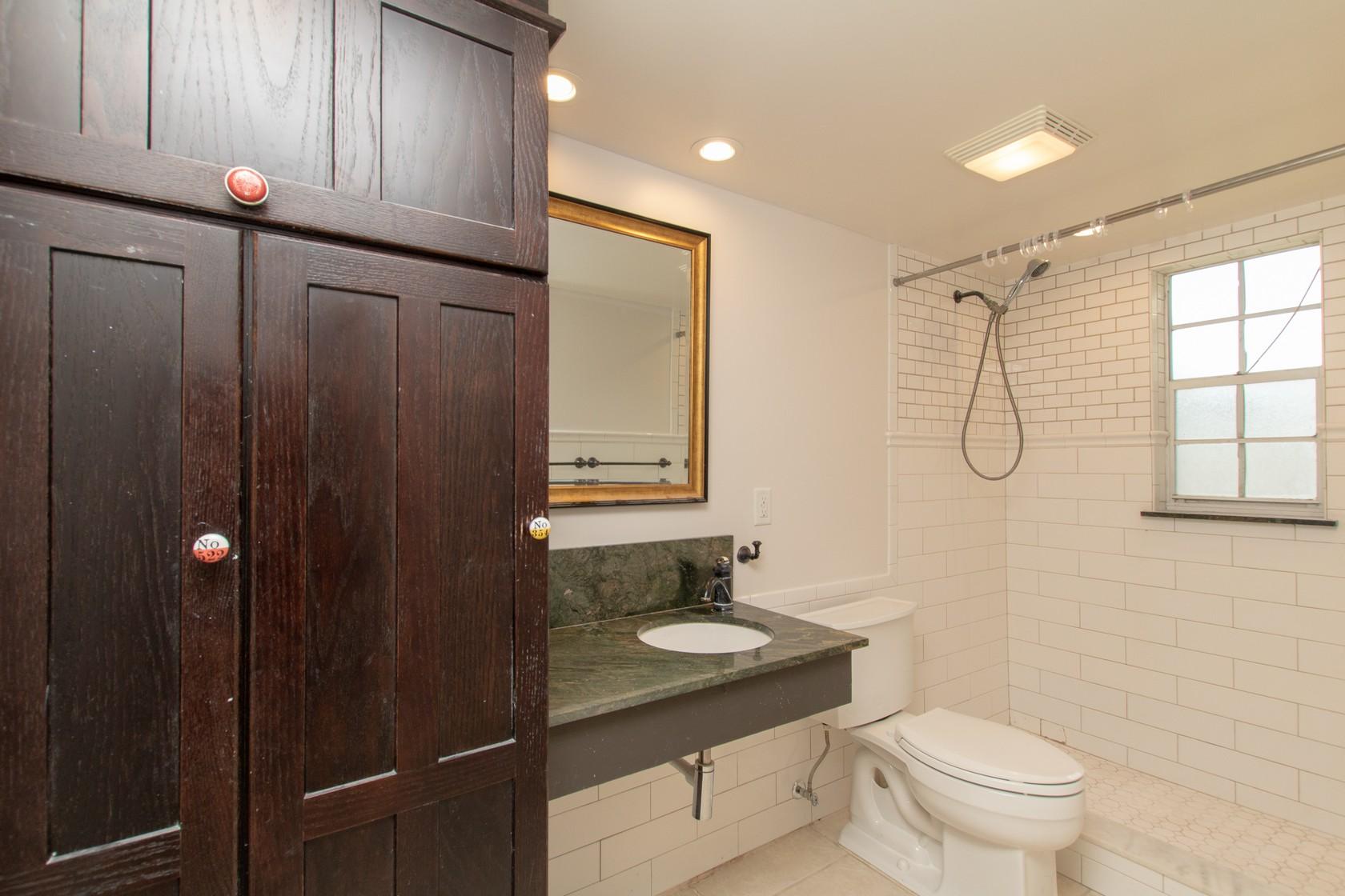 40 High Point Road, Unit A106 Tavernier, FL 33070 - Photo 24 of 35 Bathroom