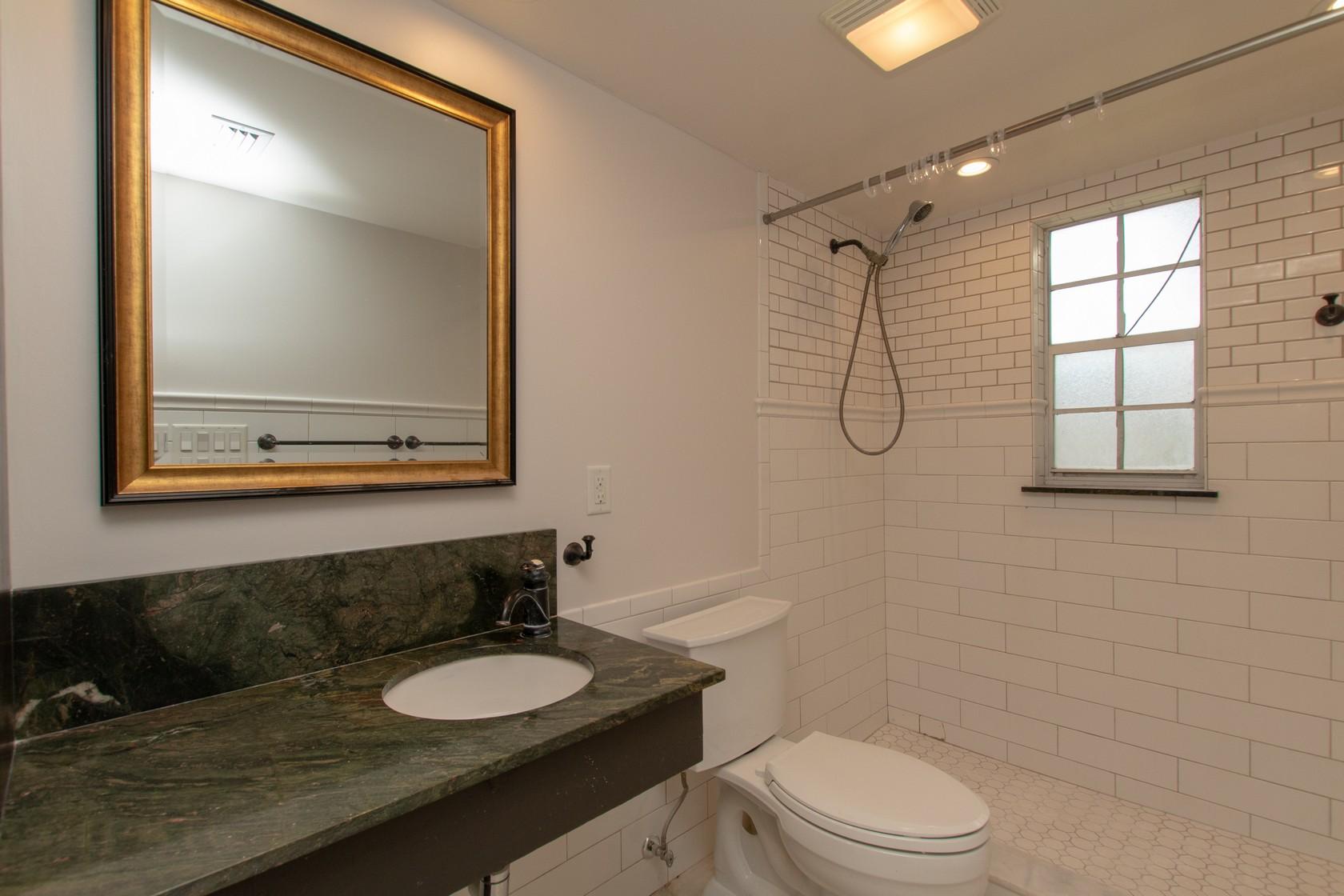 40 High Point Road, Unit A106 Tavernier, FL 33070 - Photo 25 of 35 Bathroom