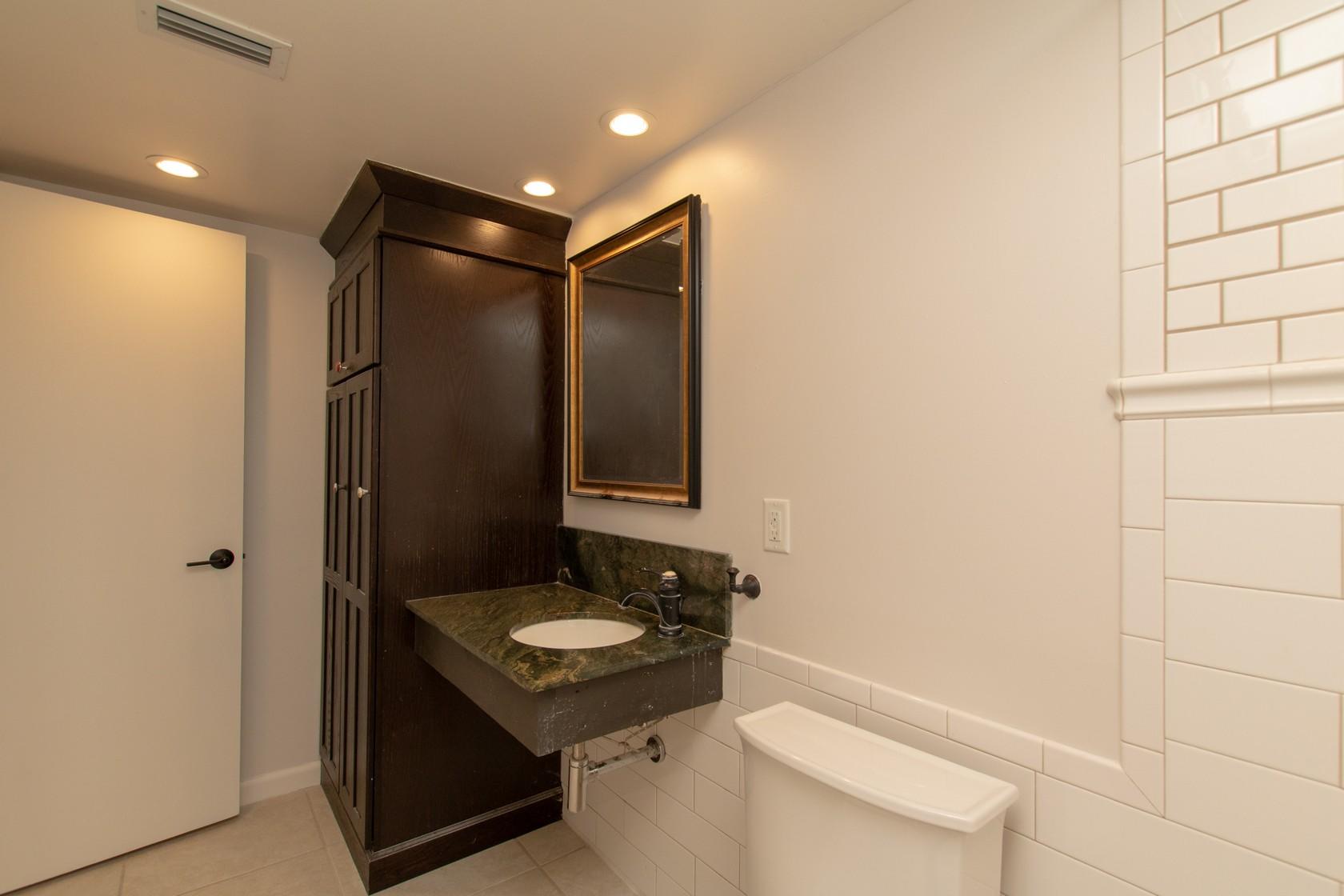 40 High Point Road, Unit A106 Tavernier, FL 33070 - Photo 27 of 35 Bathroom