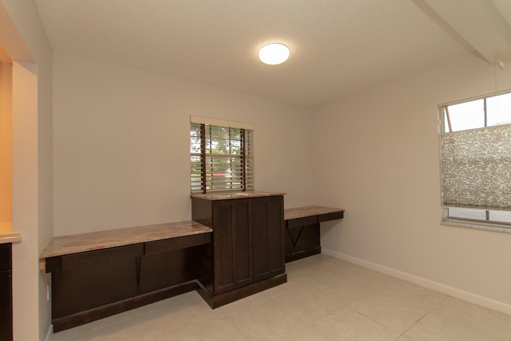 40 High Point Road, Unit A106 Tavernier, FL 33070 - Photo 29 of 35 Office/Dining Area
