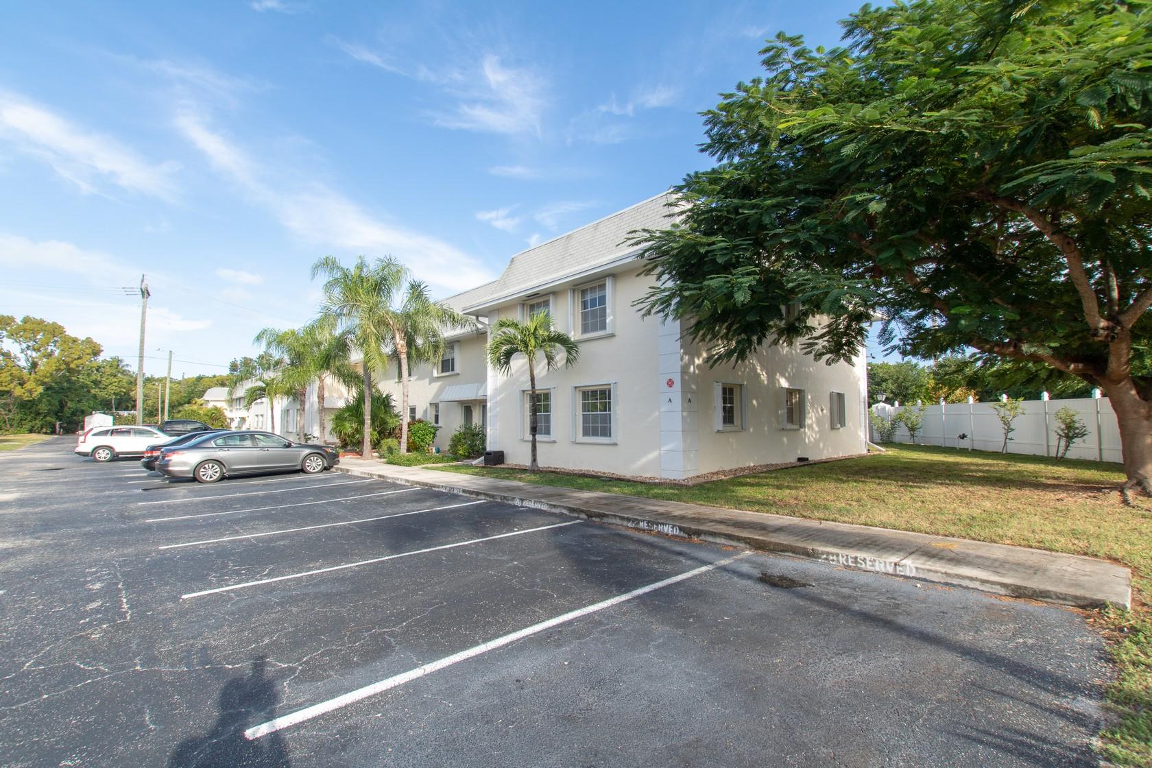 40 High Point Road, Unit A106 Tavernier, FL 33070 - Photo 30 of 35 Front and Side of Unit