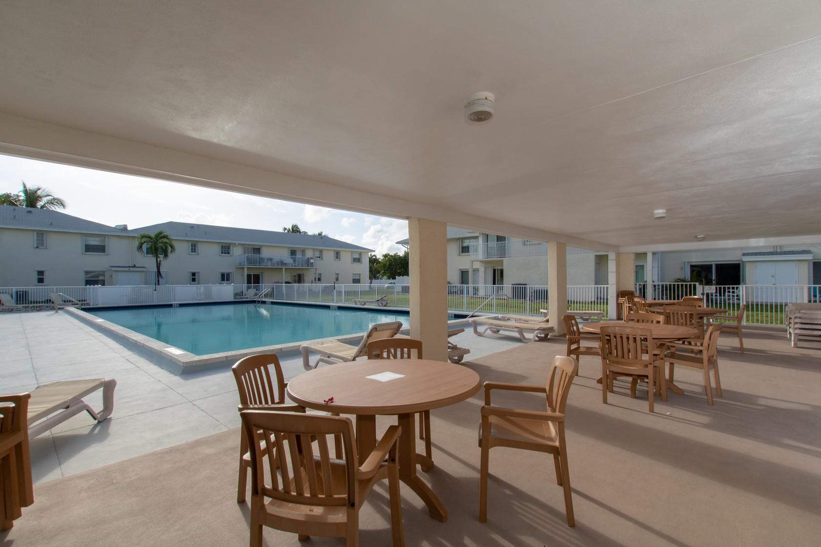 40 High Point Road, Unit A106 Tavernier, FL 33070 - Photo 31 of 35 Pool