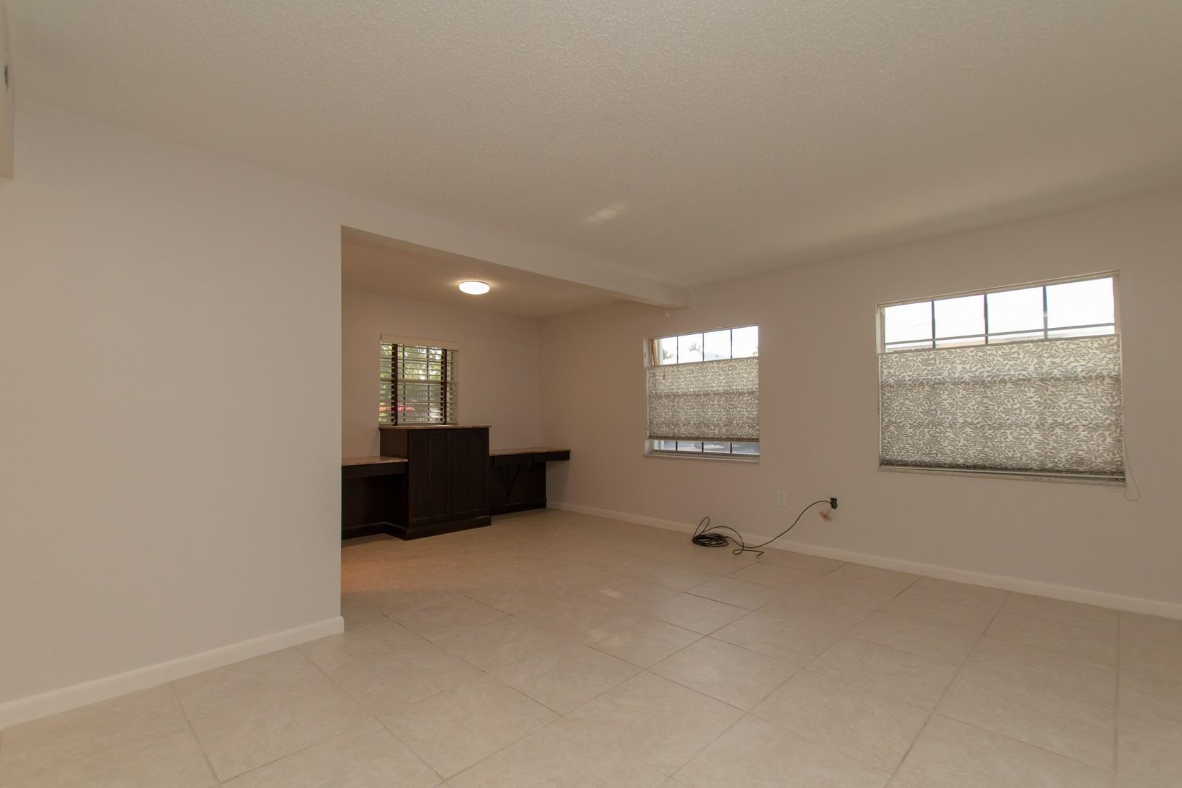 40 High Point Road, Unit A106 Tavernier, FL 33070 - Photo 9 of 35 Living Room