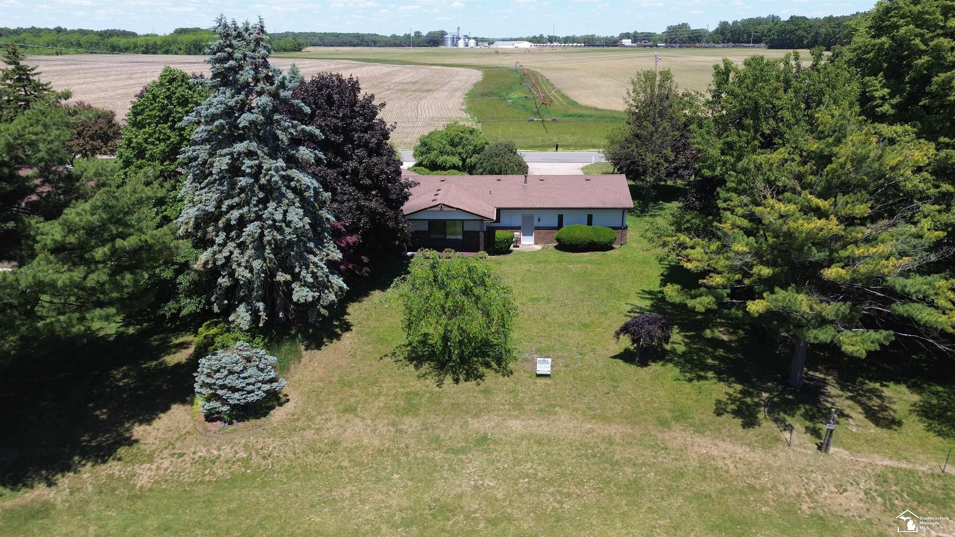 1303 West Erie Road Temperance, MI 48182 - Photo 7 of 30