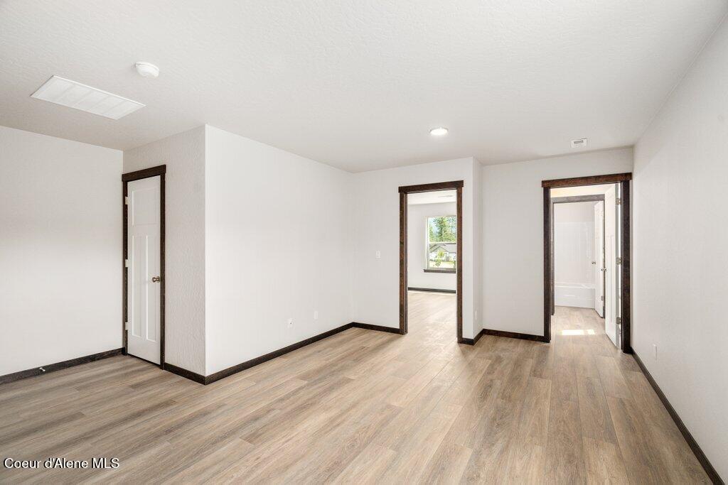 28 Potlatch Loop Priest River, ID 83856 - Photo 23 of 43 hallway/flex space