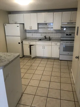 $2,100 | 49 Laighton Street, Unit 4, Lynn, MA 01902