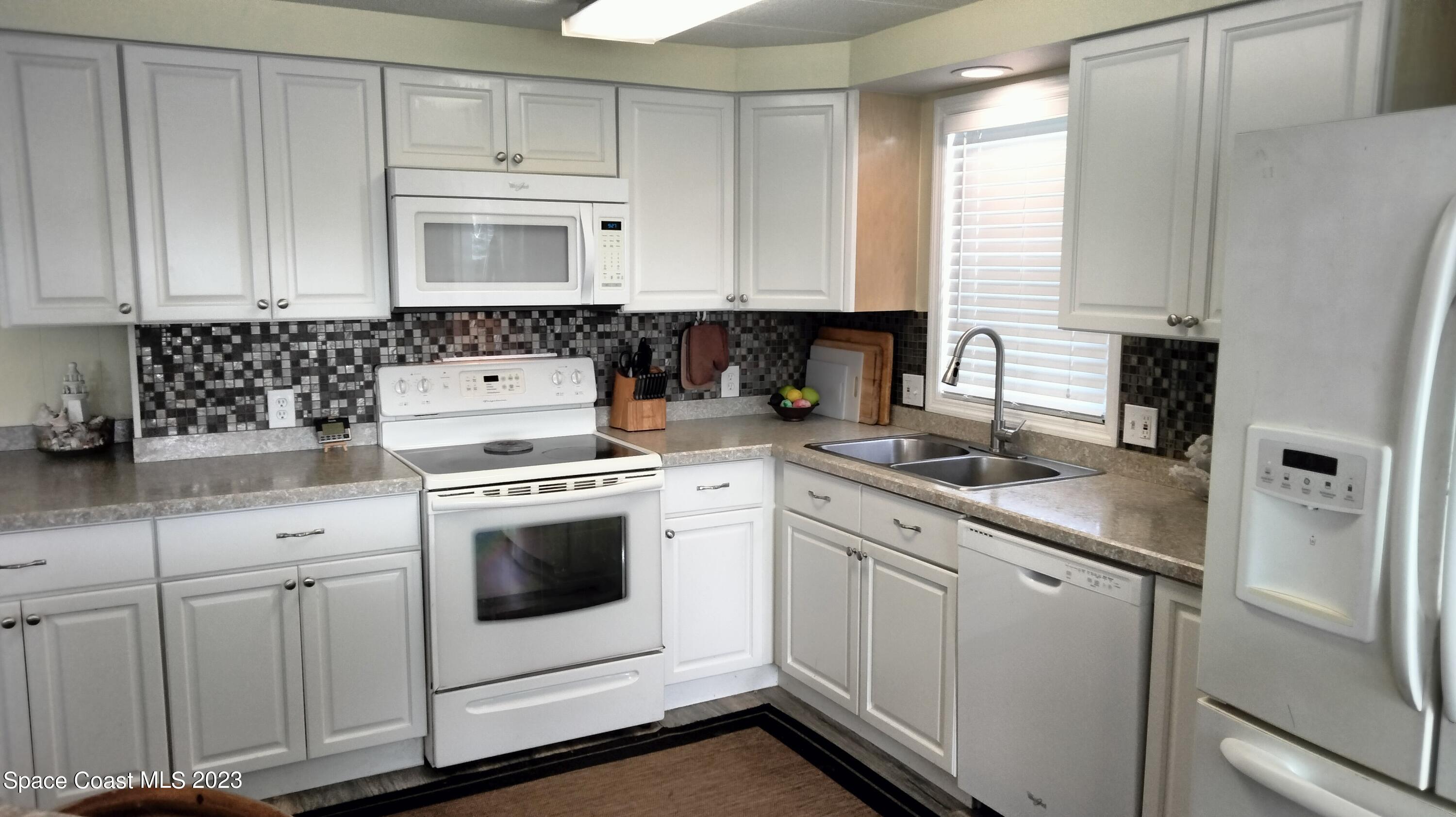1748 Mango Street Northeast Palm Bay, FL 32905 - Photo 13 of 29 IMG20230724-013