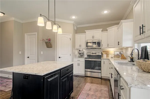 $460,000 | 10821 North Bristol Avenue, Kansas City, MO 64156