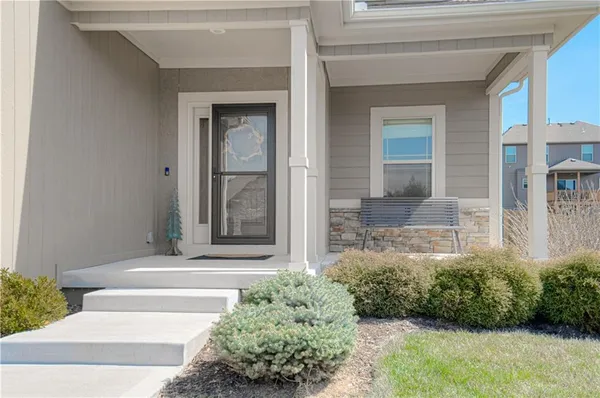 $460,000 | 10821 North Bristol Avenue, Kansas City, MO 64156
