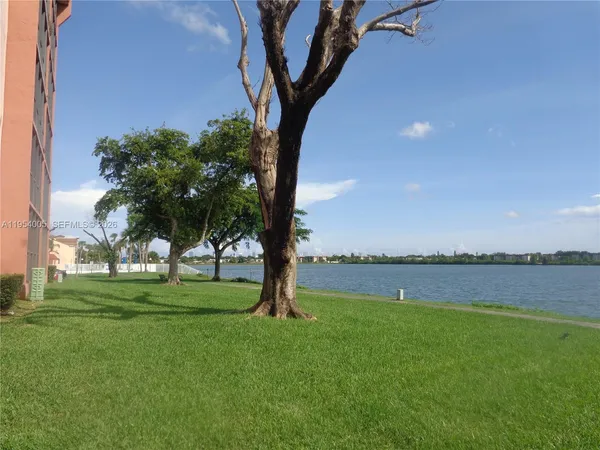 $2,100 | 20850 San Simeon Way, Unit 6045, Miami, FL 33179