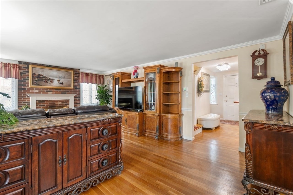 560 Worcester Street Wellesley, MA 02481 - Photo 10 of 29