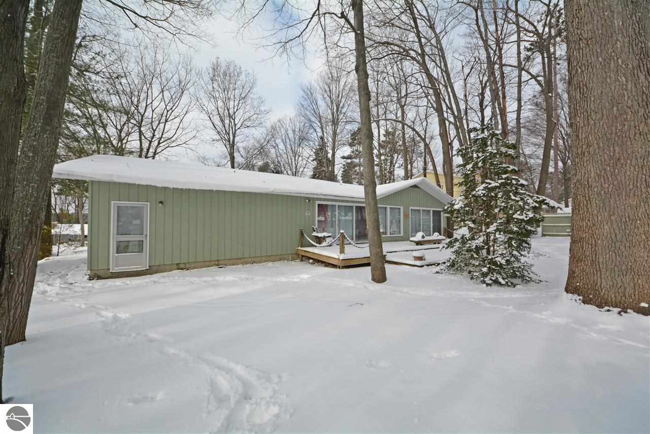 610 Bloomfield Road Traverse City, MI 49686 - Photo 48 of 56 1797226-47.JPG