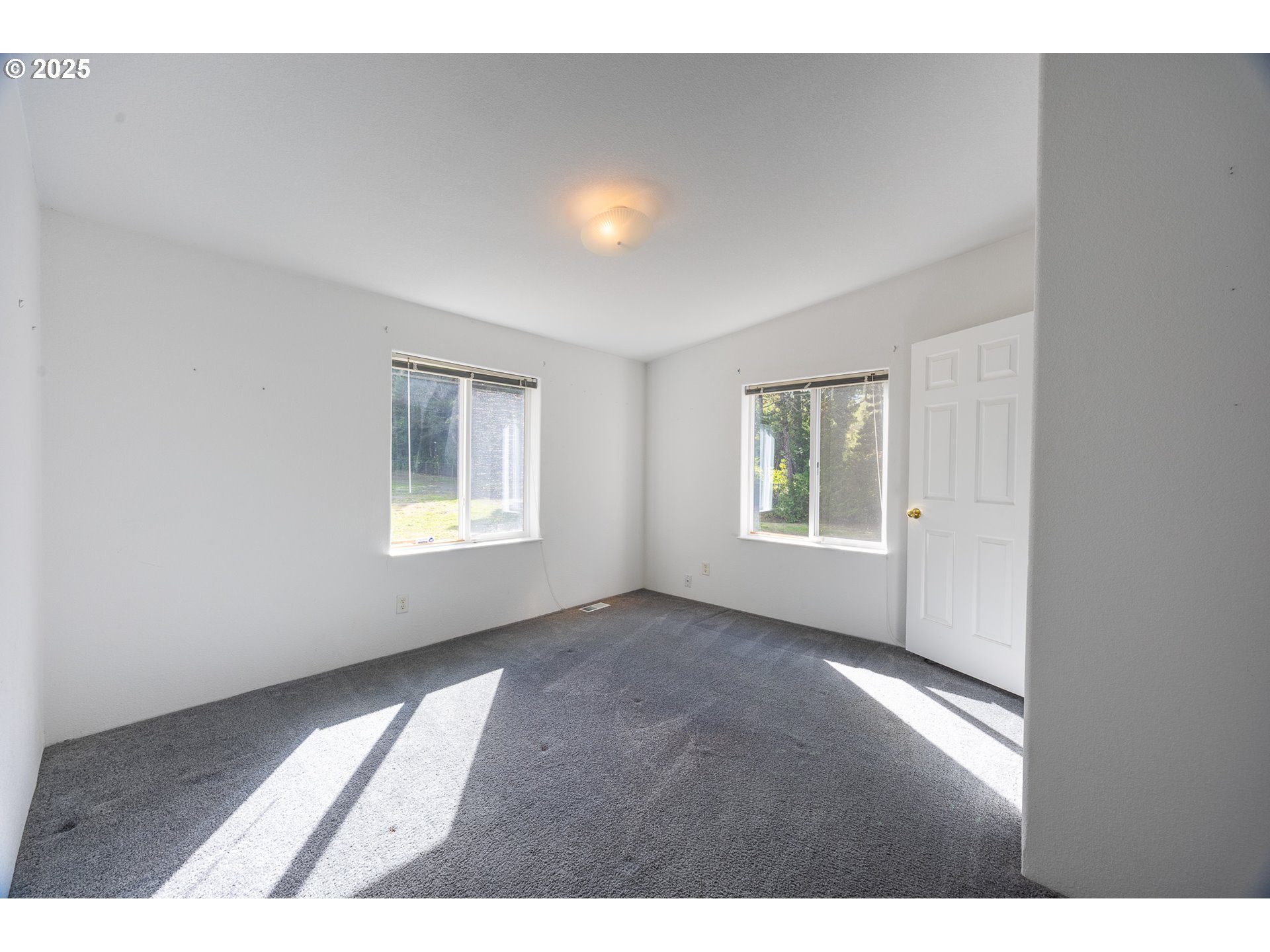 63673 Wallace Road Coos Bay, OR 97420 - Photo 20 of 41 Bedroom
