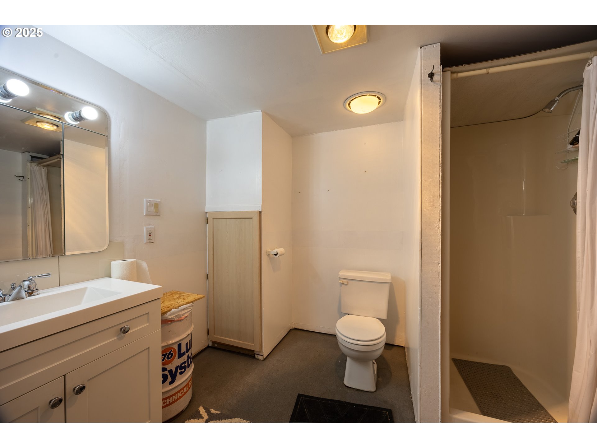 63673 Wallace Road Coos Bay, OR 97420 - Photo 28 of 41 Workshop